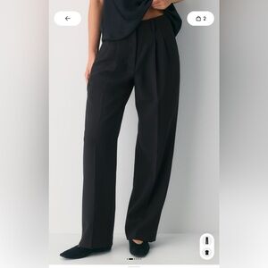 Aritzia Effortless Pants in Curve Fit